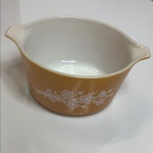Pyrex Butterfly Gold Casserole Dish